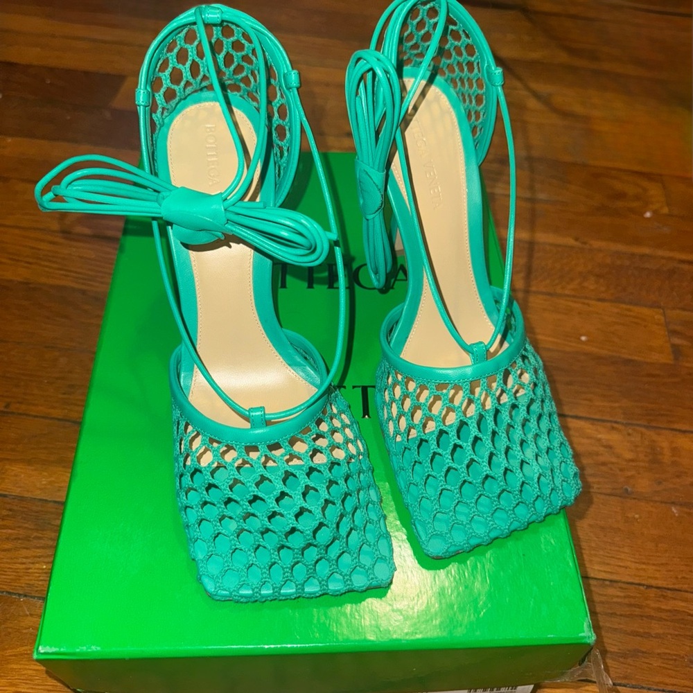 BOTTEGA VENETA
Stretch Ankle Strap Sandals